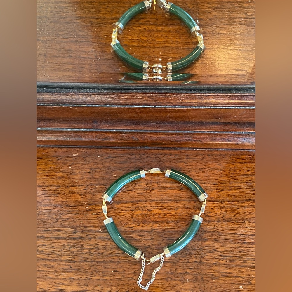 Elegant Green and Gold Women's Jewelry Set - Picture 4 of 9